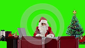 Santa Claus talking, Green Screen