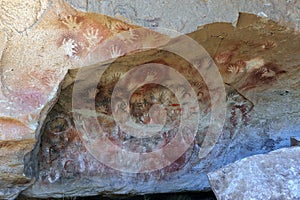 santa cruz argentina prehistoric place, cuevas de las manos hand cave rock art from more than 8000ac