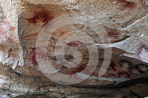 santa cruz argentina prehistoric place, cuevas de las manos hand cave rock art from more than 8000ac