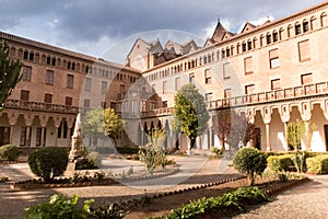 Santa Maria de Valldonzella monastery, cloister