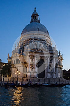 Santa maria della salute at night