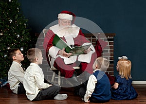 Santa reading to kids