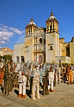 Santo Domingo Church with Migrantes, Oaxaca