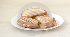 Sanwich white plate