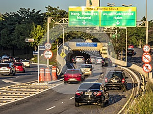 Vehicular traffic at the entrance to the Ayrton Senna road complex in the south of Sao Paulo