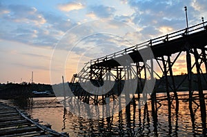 Saphan Mon wooden bridge Broken at sunset time