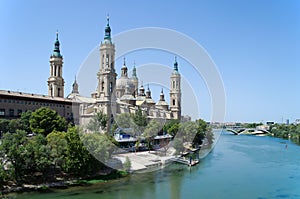 Saragozza cathedral and Ebro river