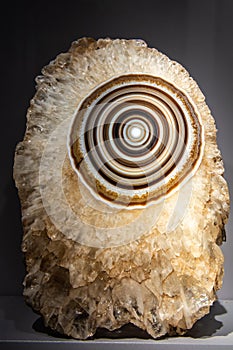 Sardonyx agate insert in crystalline quartz