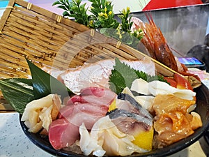 Sashimi deluxe platter