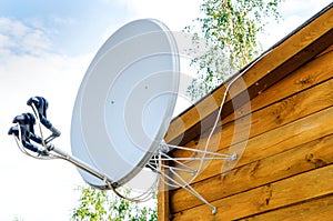 Satellite antenna