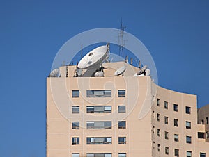 Satellite antenna