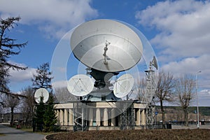 Satellite antenna