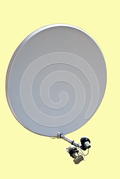 Satellite dish antenna