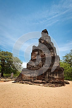 Satmahal Prasada. Quadrangle