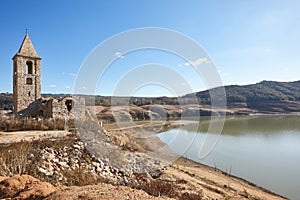 Sau reservoir. Climate change and desertification. Dryness in Catalonia. Catalonia