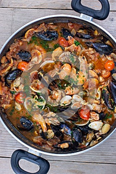 Sauce with molluscs and sea crustaceans for spaghetti or pasta