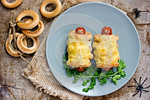 Sausage mummies scary halloween food