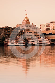 Savannah, Georgia - City hall and steamboats