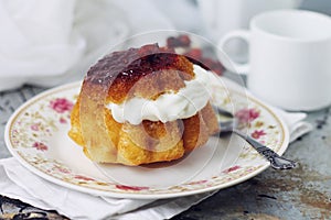 Savarin cake