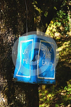 Save The Earth recycled can litter container