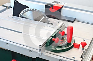 Saw cut circular machine