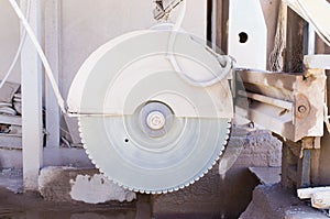 Saw for stone cutting