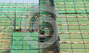 The scaffolds and workers