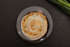 Scallion pancake popular in Taiwanese food stalls