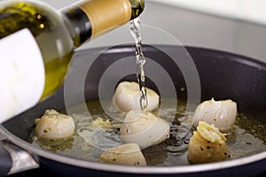 Scallops and white wine