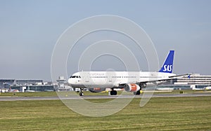Scandinavian Airlines Airbus A321-232 preparing to take off at Manchester Airport