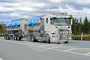 Scania R500 Milk Truck Hauls Valio Milk
