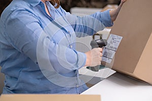 Scanning barcodes for delivery to customers for SME marketplace and dropshipping freelance business