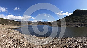 Scenery around Las Ninas Reservoir photo