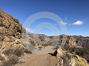 Scenery around Las Ninas Reservoir photo