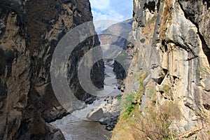 Scenery of Tiger leaping gorge. Tibet. China.