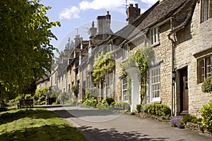 Scenic Cotswolds - Burford