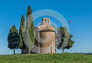 Scenic tuscan view, Cappella della Madonna di Vitaleta