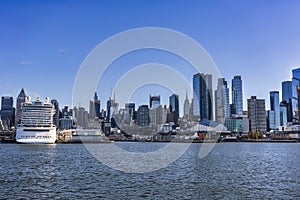 Scenic view of the New York Manhattan skyline seen from across the Hudson River in Edgewater