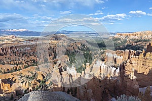 Scenic view to the hoodoos in the Bryce Canyon national Park, Utah