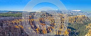 Scenic view to the hoodoos in the Bryce Canyon national Park, Utah