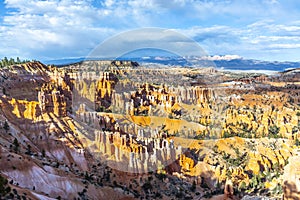 Scenic view to the hoodoos in the Bryce Canyon national Park, Utah