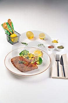 Schnitzel with Fresh Vegetables