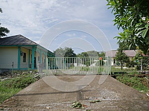 School fence locked due pandemic