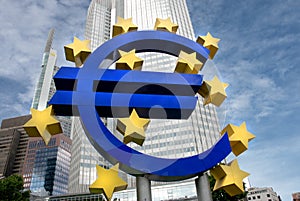 Scilpture of Euro sign at ECB Frankfurt