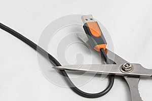 Scissors cutting cable