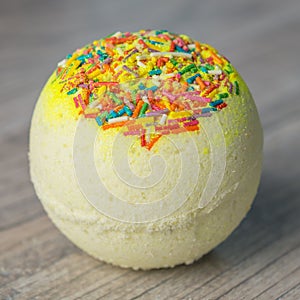 Scope bath. Cosmetic bomb. Meant for relaxation and body care