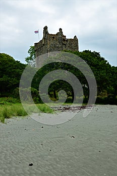 Scottish Landmarks - Moy Castle at Loch Buie
