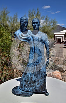 Scottsdale, Arizona: Frank Lloyd Wright 's Taliesin West: Sculpture by Heloise Cristo 