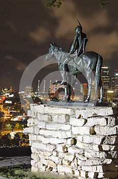 The Scout statue landmark overlooking Kansas City at night