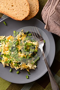 Scrambled eggs with fresh chives